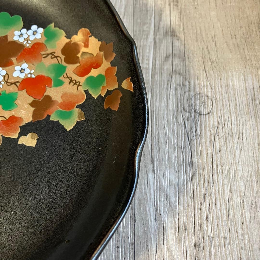 3F 【美品】九谷焼 廣斎 飾皿 大皿 盛皿 蔦 金彩 伝統工芸 黒地 華やか