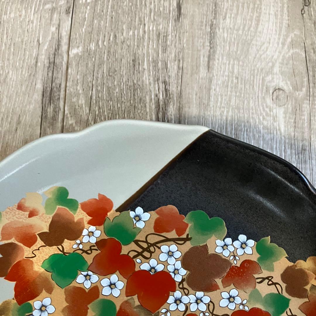 3F 【美品】九谷焼 廣斎 飾皿 大皿 盛皿 蔦 金彩 伝統工芸 黒地 華やか