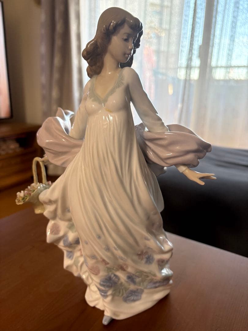 Lladro リヤドロ春の輝きフィギュリン