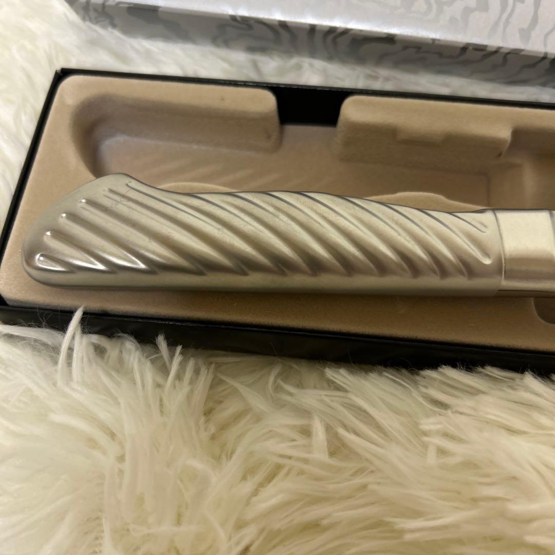 【新品未使用】Tupperware 17㌢三徳包丁 37層ステンレス鋼
