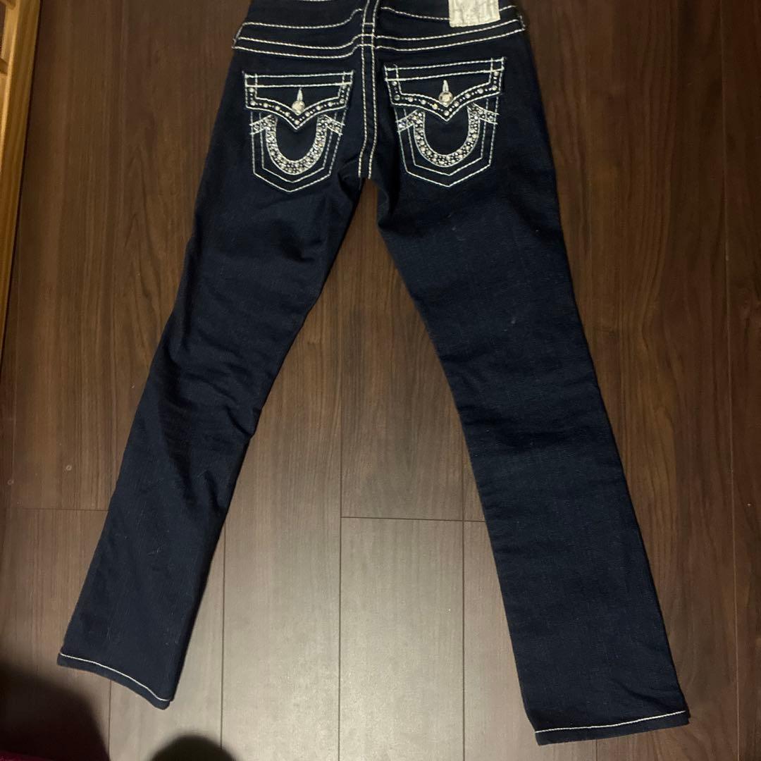 TRUE RELIGION ラインストーン付き　ダークブルーデニムパンツ