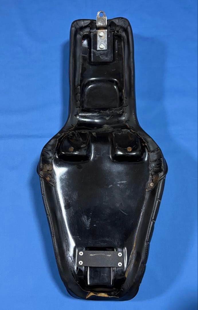 ハーレー　スポーツスター用　シート　〜03