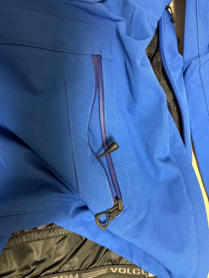 美品　VOLCOM スノーボードウェア 上下セット