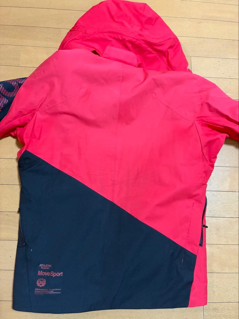 美品 デサントMove Sport スキーウェアジャケットMサイズ167〜173