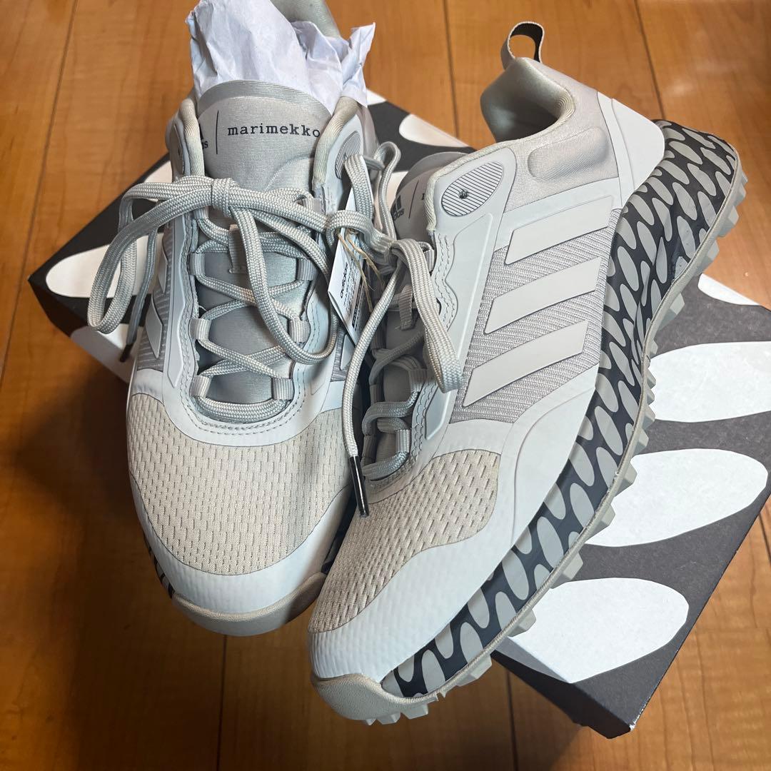 ひとみ 新品adidas marimekko ゴルフシューズ