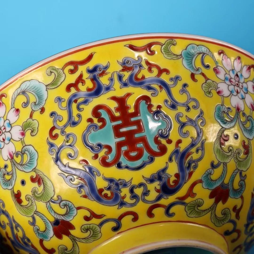 中国古美術・珍品旧蔵・七宝彩と粉彩磁器の碗・純手描き・箱付・置物・文房具・観賞皿