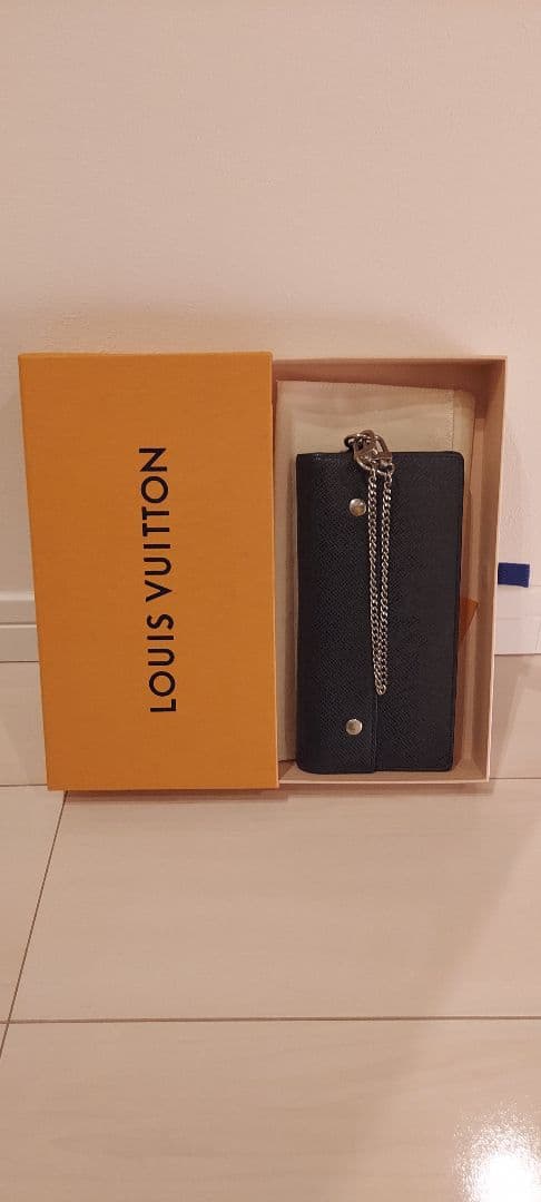 LOUIS VUITTON 長財布 チェーン付き　美品