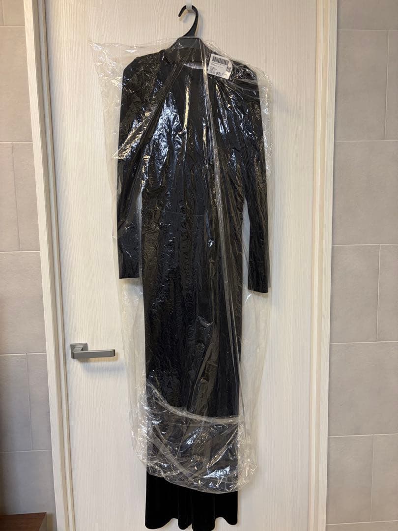 新品未使用タグ付きアニュアンス 完売品 ベロアカットオールインワM ブラック