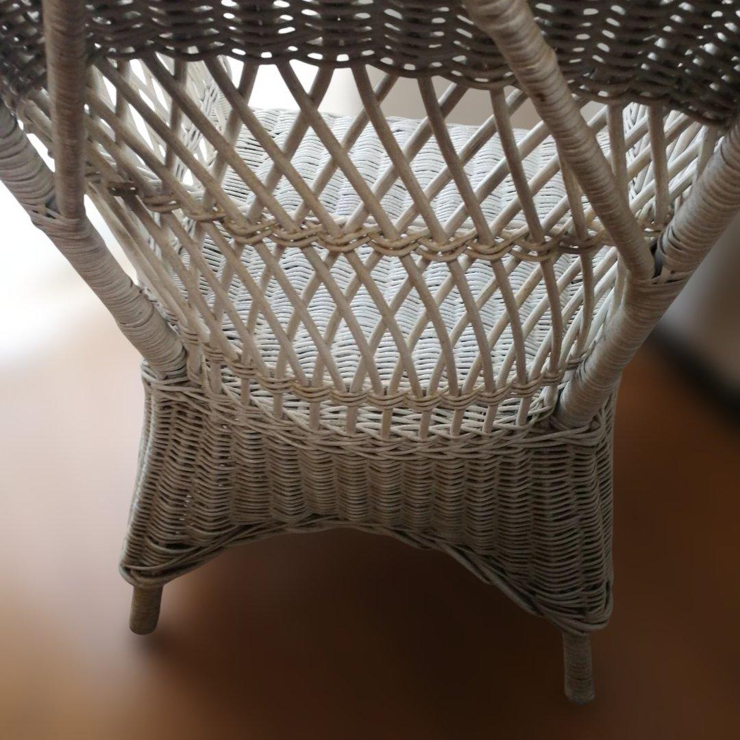 A ホワイトラタン編み込み椅子　籐家具