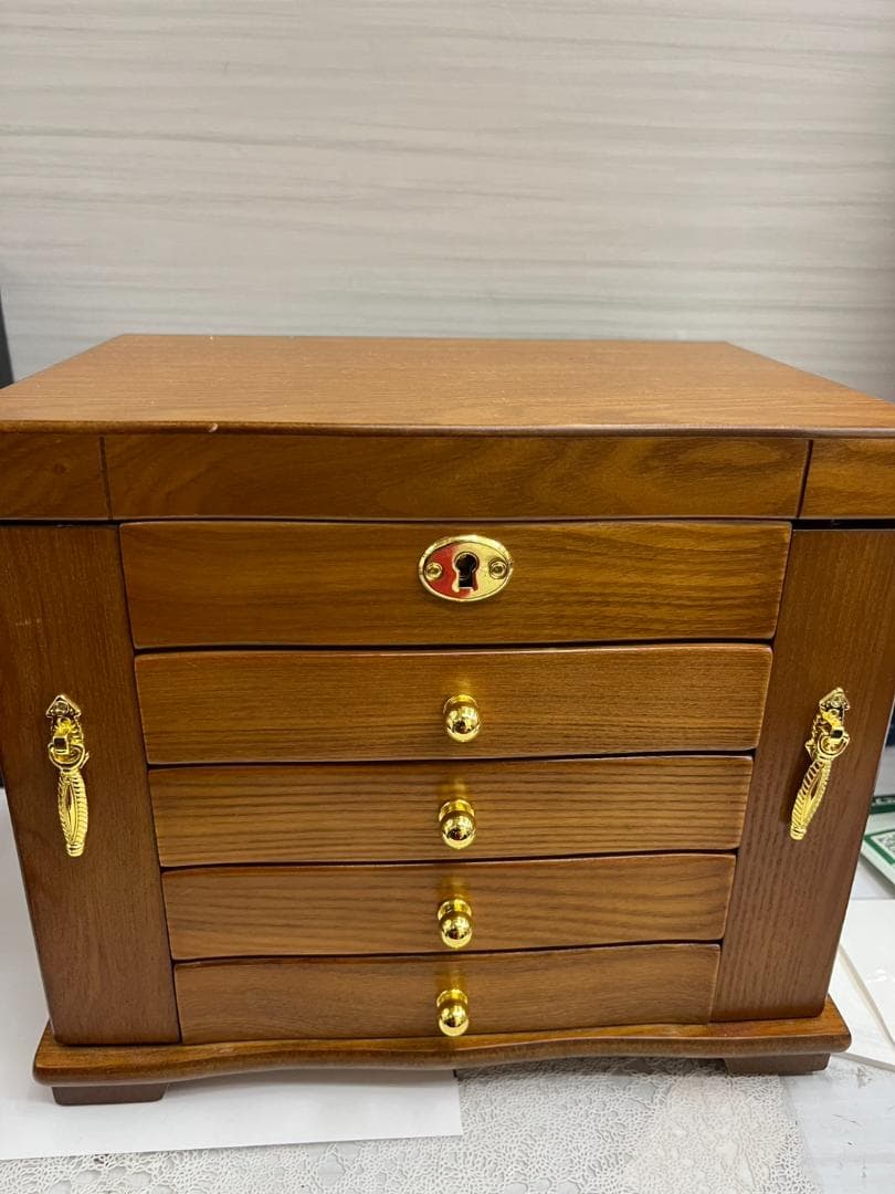 木製ジュエリーボックス　アクセサリーケース　鍵付き　４段　大容量