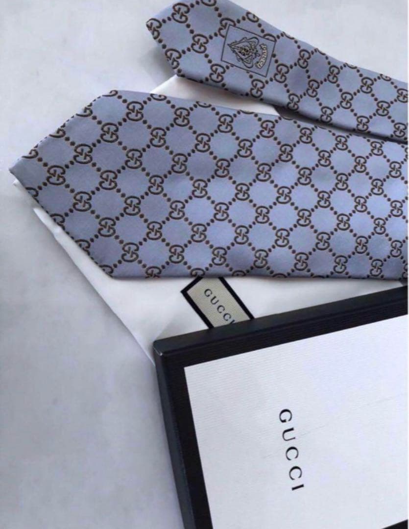 美品　GUCCI ネクタイ　GG柄　総柄　シルク100% 水色×シルバー