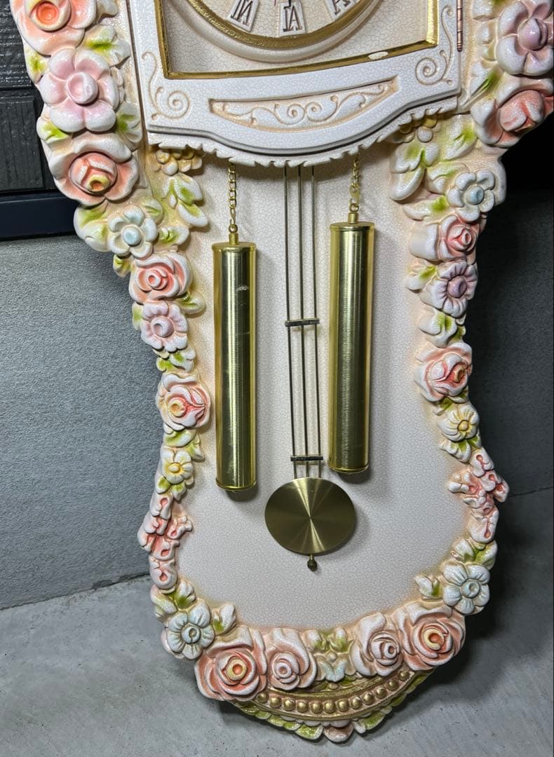 ロココ調ふりこ時計　壁掛け時計　高級