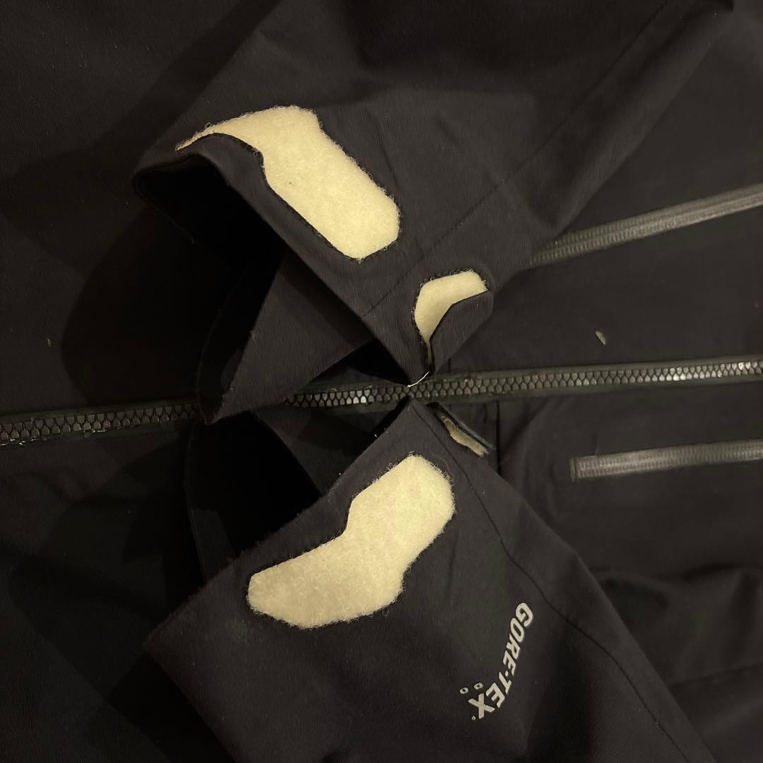 Burton AK 457 GORE-TEX Pro ブラック M