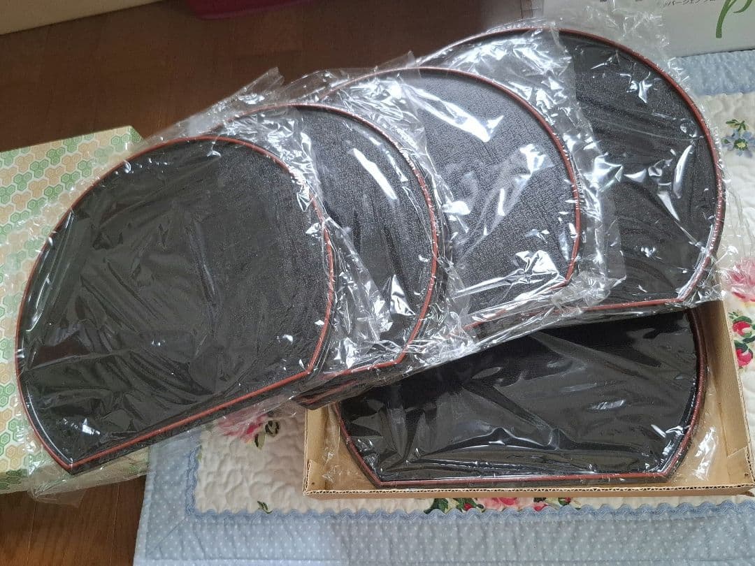 お値下げ⭐おもてなしに大活躍⭐　お盆　5枚セット　箱入り　⭐即日発送可能です。