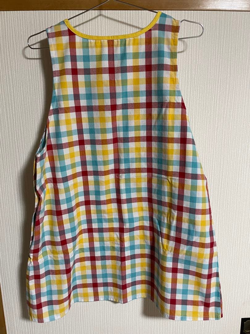 エプロン　保育士　介護士