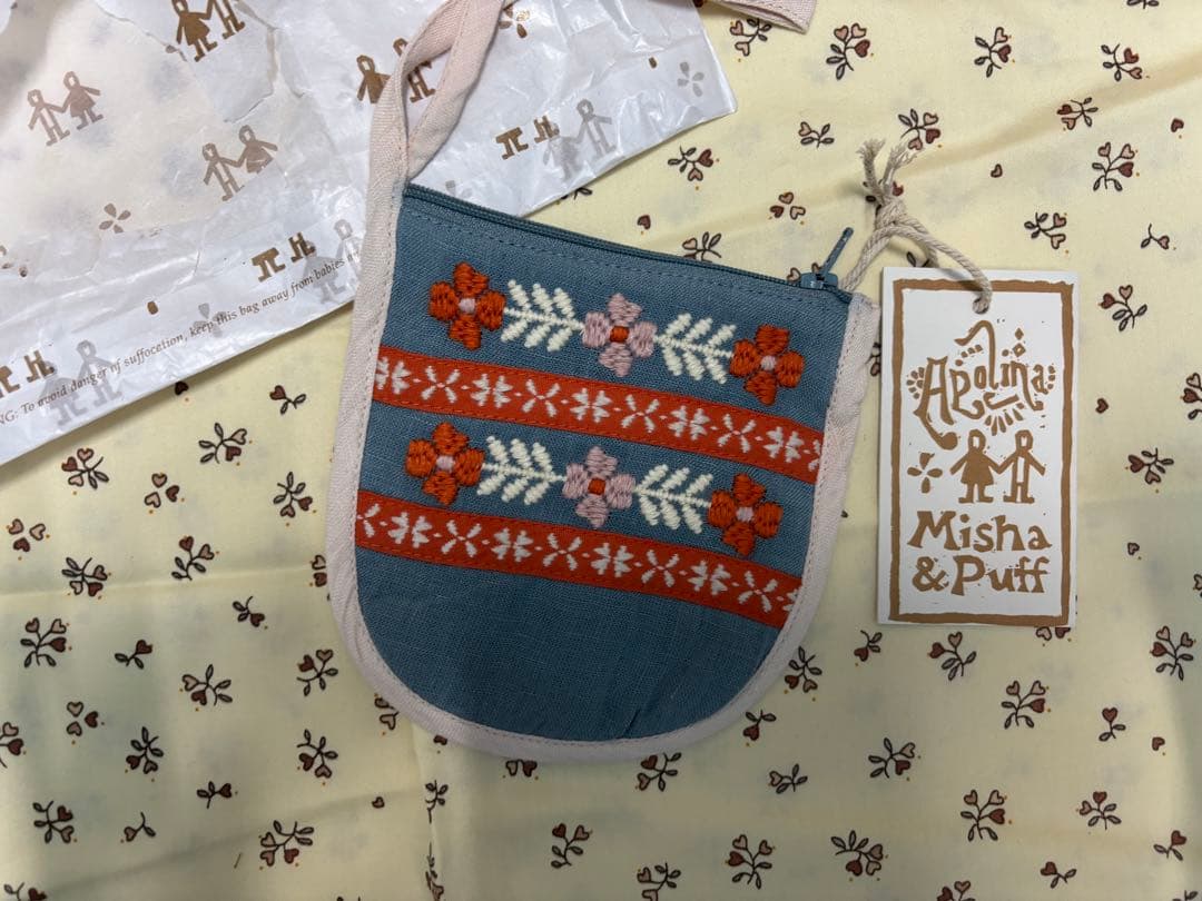 最終値下げMisha & Puff ×Apolina 刺繍ポーチ ブルー