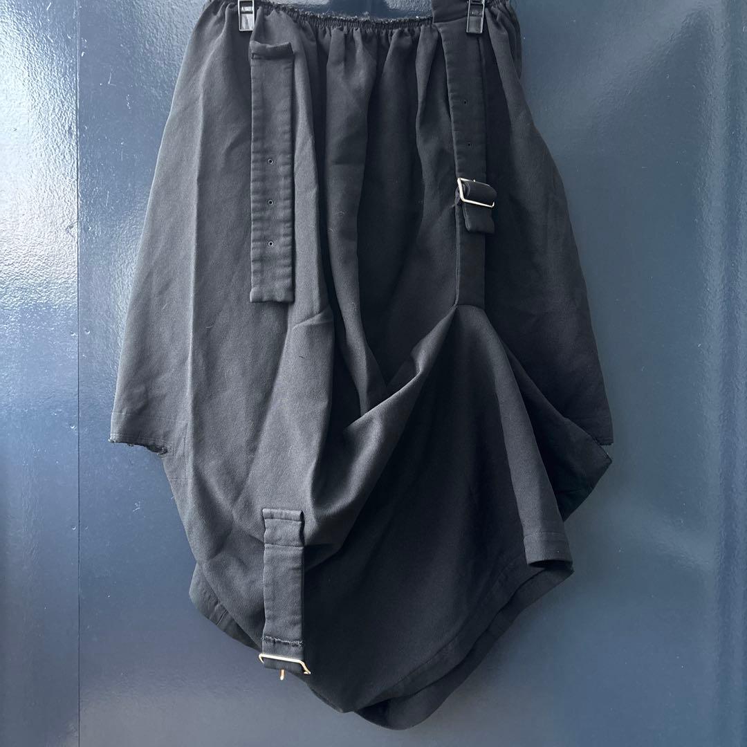 コムデギャルソン　ベルト付き黒変形スカート