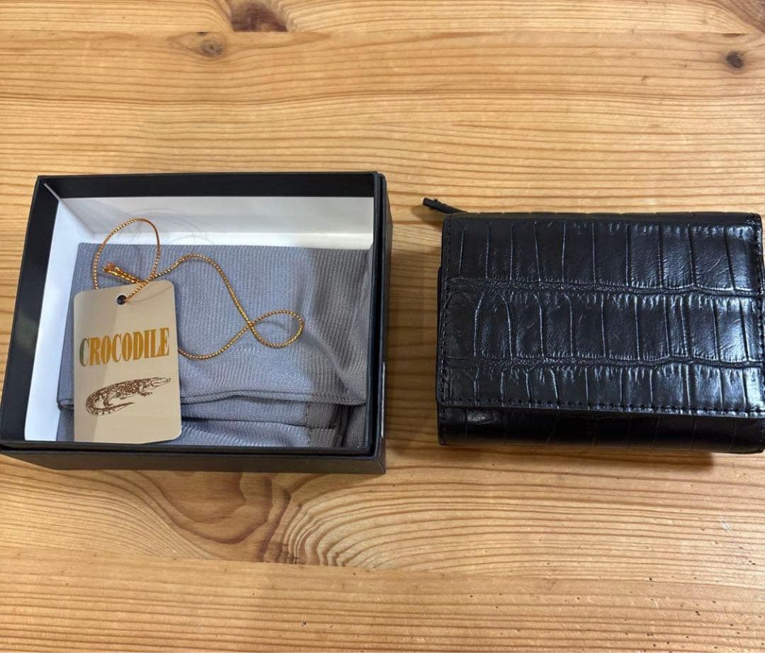新品 本革 クロコダイルレザー 二つ折り財布 ブラック