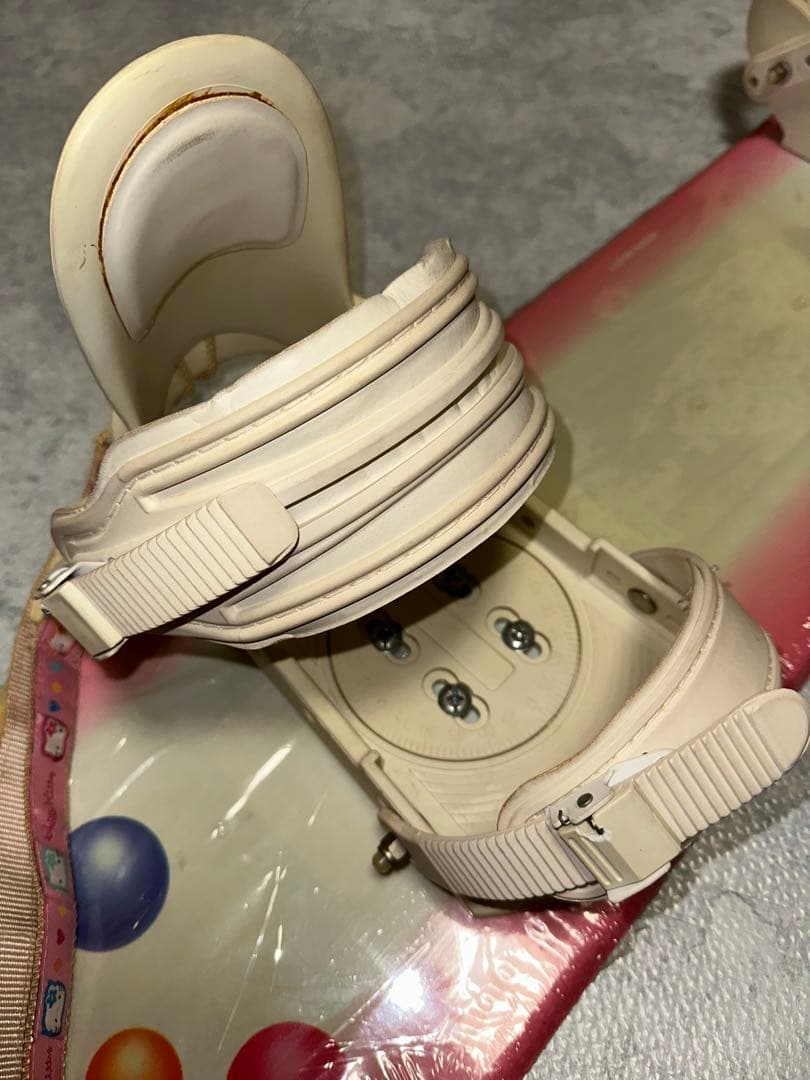サンリオ ハローキティ スノーボード板新品未使用 大人気‼︎お買い得‼︎おまけ付き‼︎