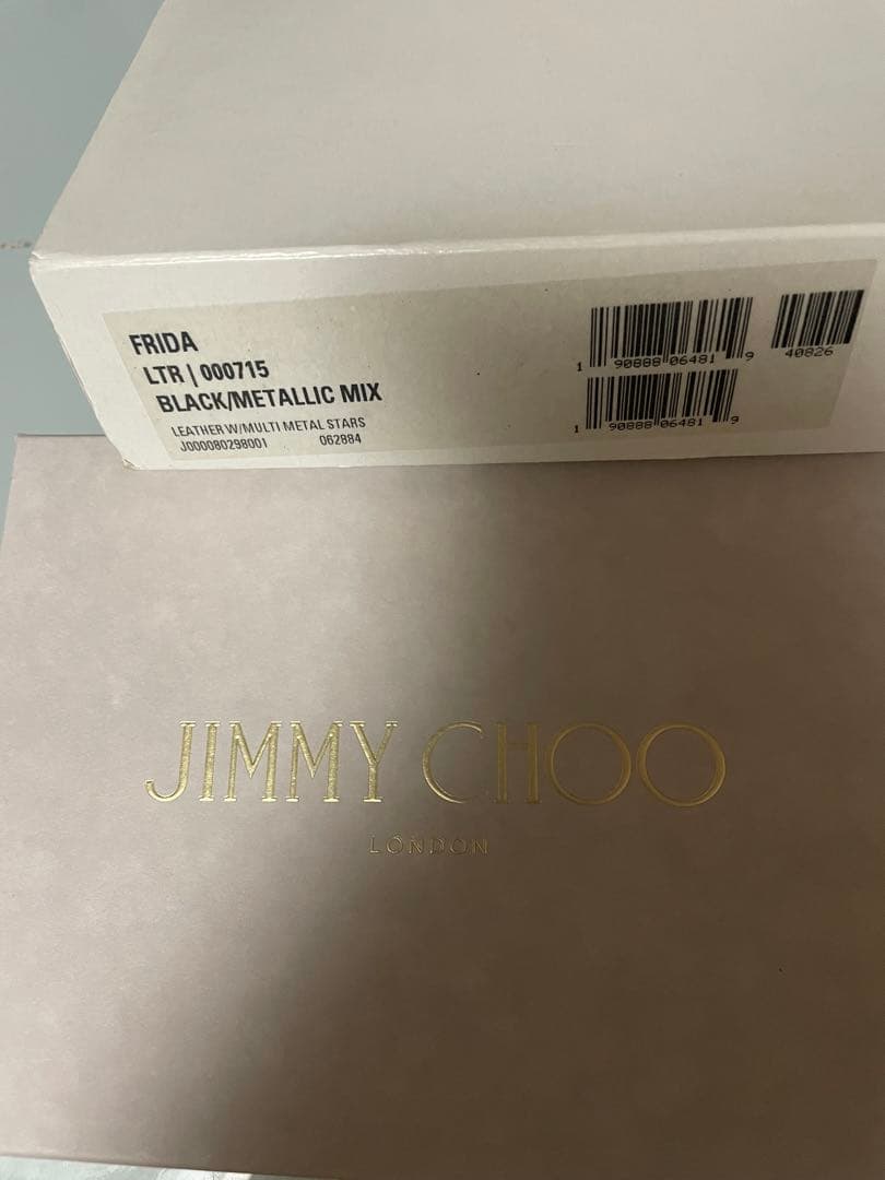 【SALE】JIMMY CHOO スタースタッズ ブラック 二つ折り財布⭐︎⭐︎