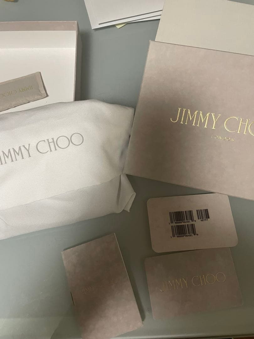 【SALE】JIMMY CHOO スタースタッズ ブラック 二つ折り財布⭐︎⭐︎