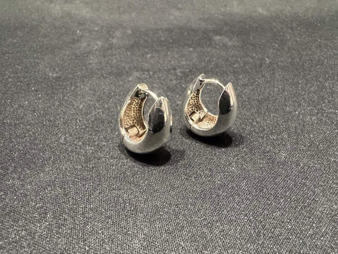 SOPHIE BUHAI Hinged Hoops Pierced シルバー