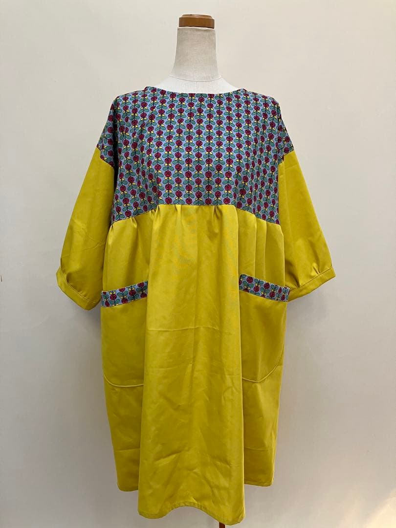 ミップウ　ハンドメイドエプロン　保育士　幼稚園教諭　介護士　七分丈