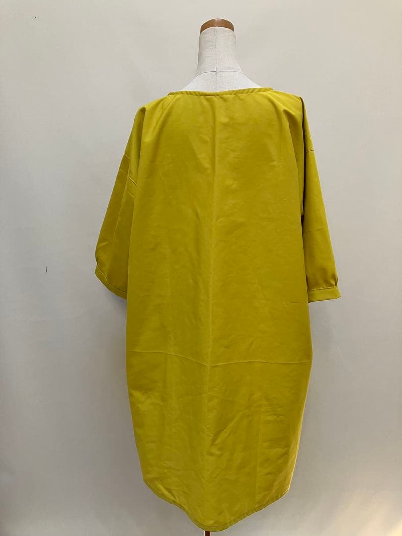 ミップウ　ハンドメイドエプロン　保育士　幼稚園教諭　介護士　七分丈