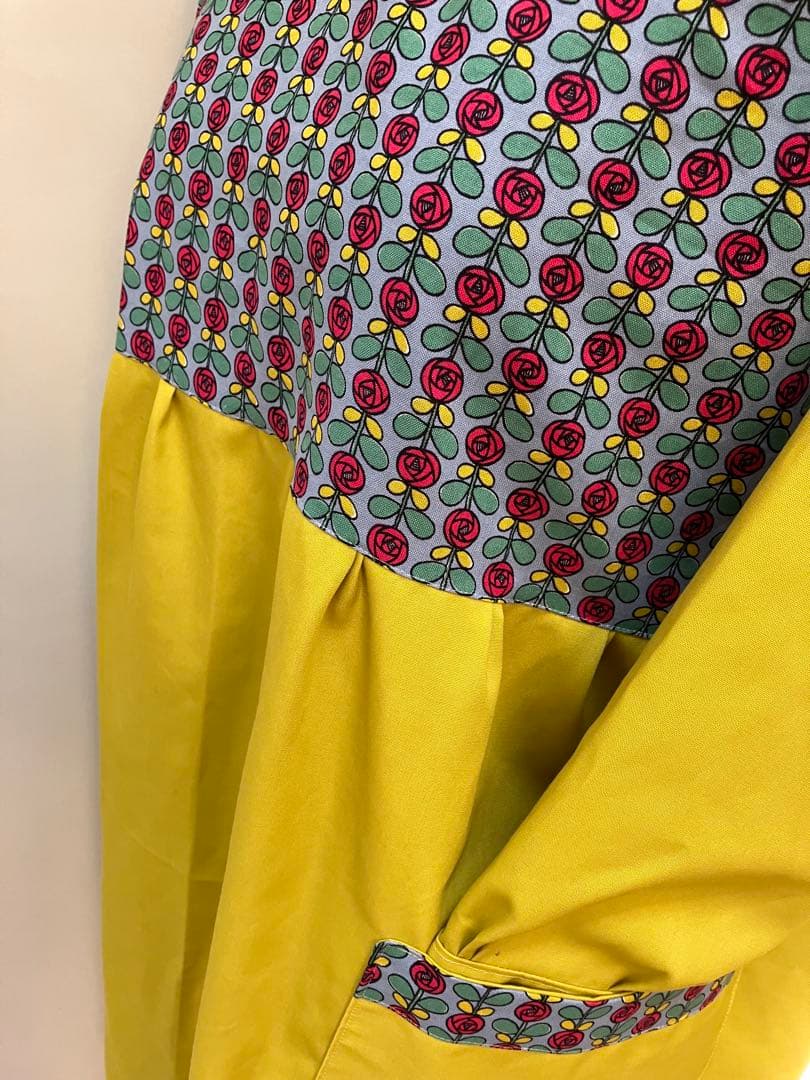 ミップウ　ハンドメイドエプロン　保育士　幼稚園教諭　介護士　七分丈