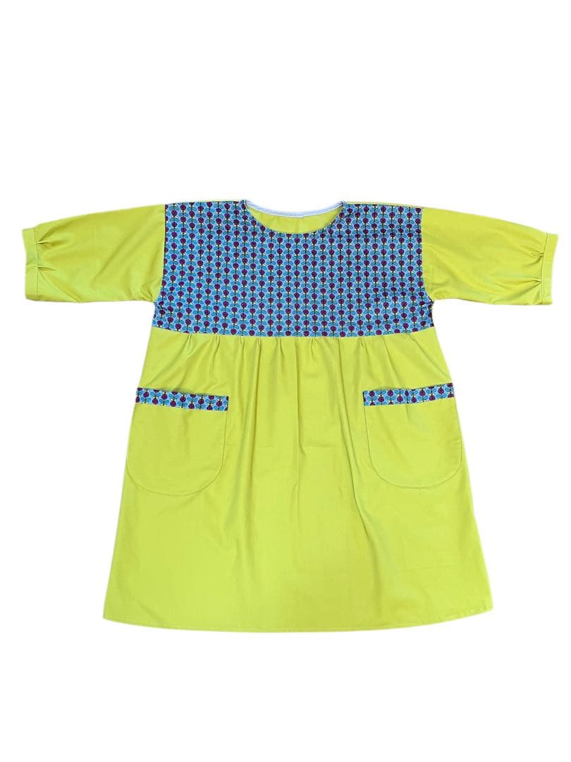 ミップウ　ハンドメイドエプロン　保育士　幼稚園教諭　介護士　七分丈