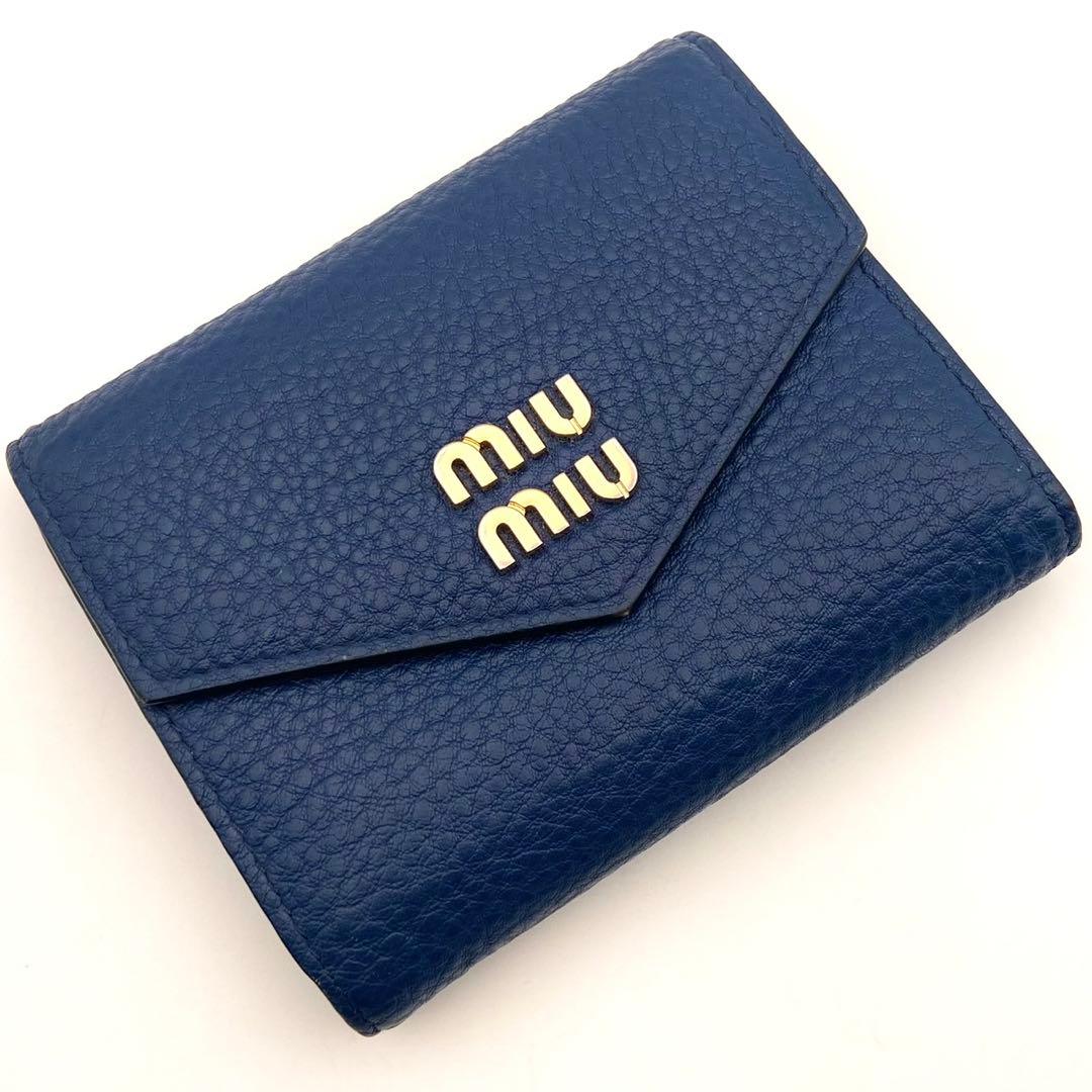 極美品● ミュウミュウ 折り財布 三つ折り ロゴ 金具 ブルー レザー