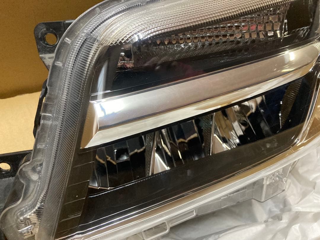 ハイゼットカーゴＳ331Ｖ　左ヘッドライト