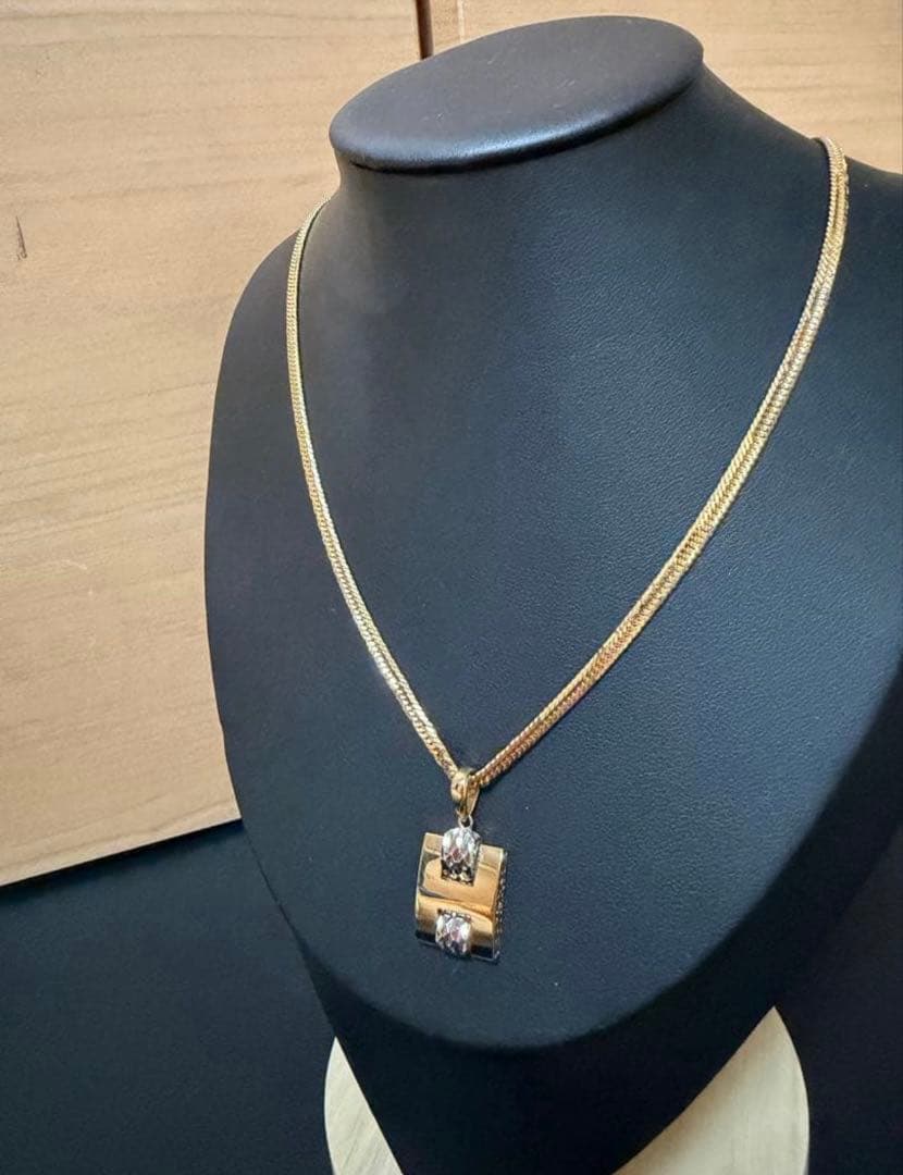 K18 18金　イエローゴールド　ホワイトゴールドHペンダントトップ　3.29g