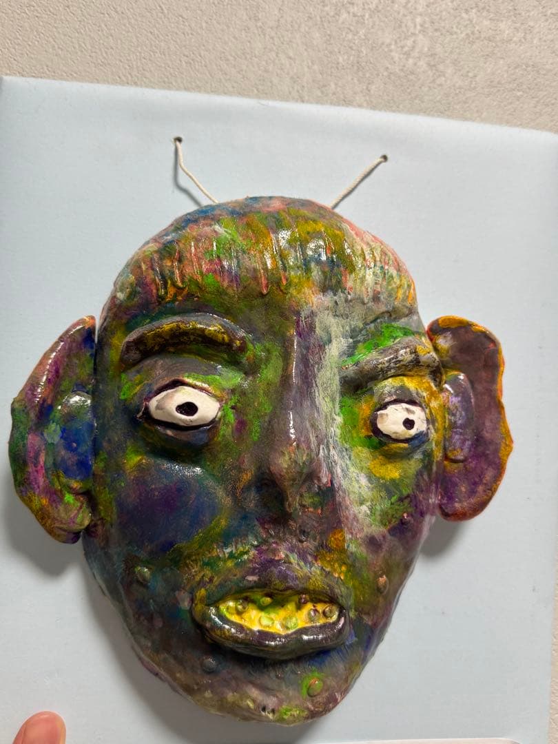 多色 陶器製 顔の置物 壁掛け用