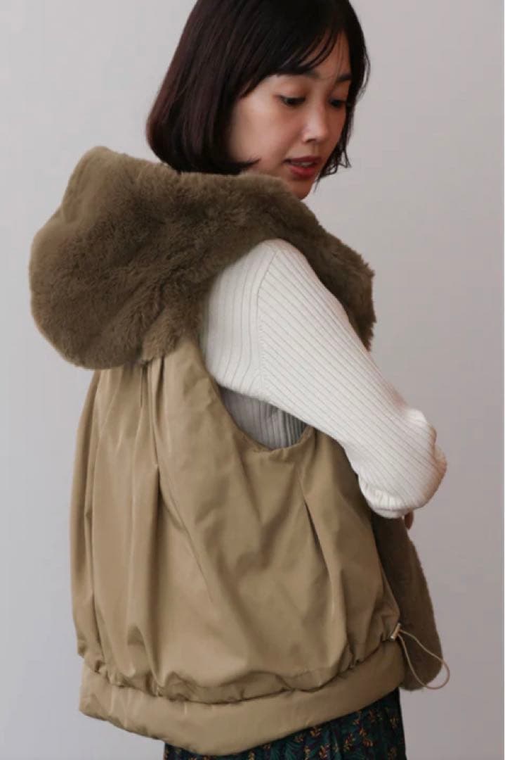 新品！異素材ダウンファーベスト