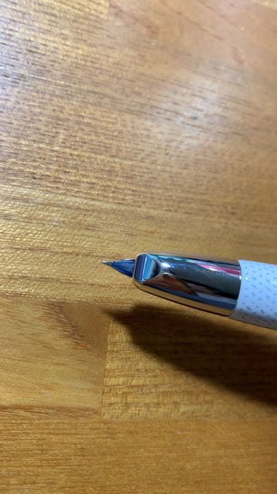 【限定・廃盤品】Fニブ パイロット 万年筆 キャップレス 絣(かすり) 白