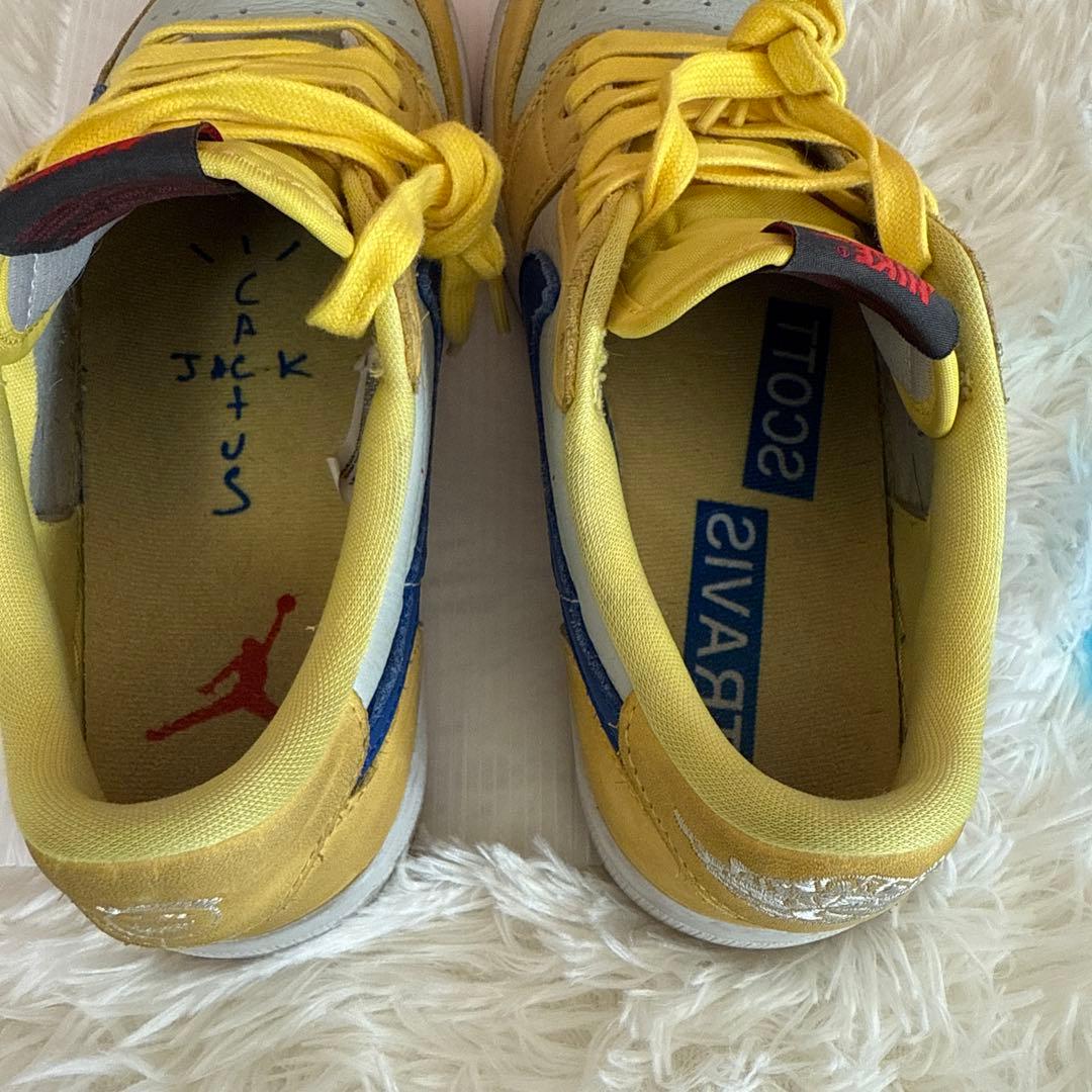 NIKE エア ジョーダン 1 トラヴィス スコット　カナリー