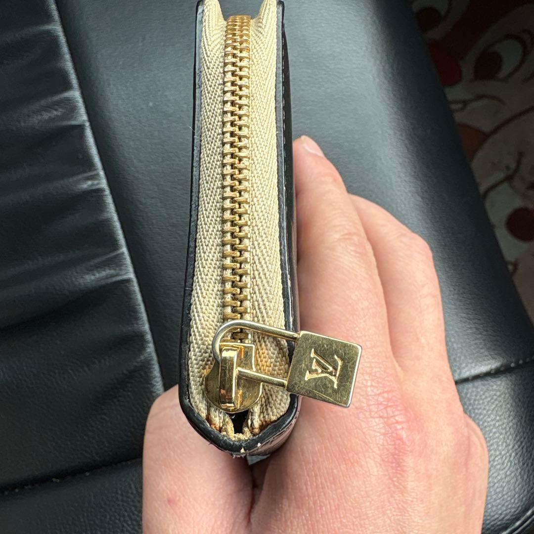Louis Vuitton ブラックレザー 二つ折り財布