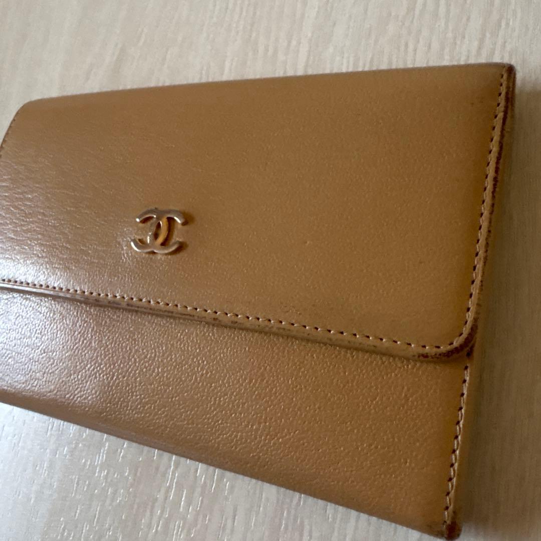 CHANEL シャネル　二つ折り財布　ベージュ