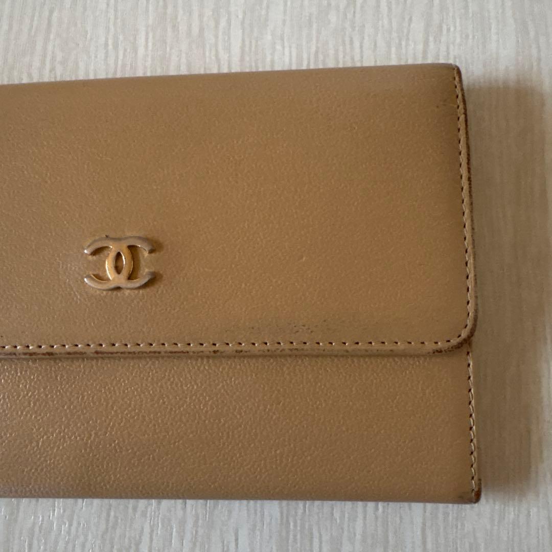 CHANEL シャネル　二つ折り財布　ベージュ