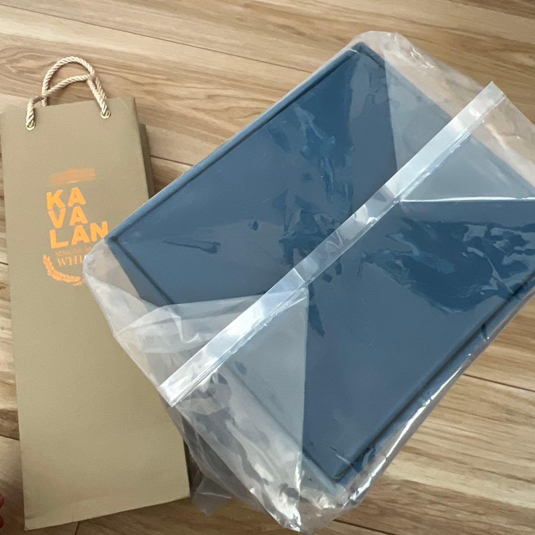 新品未使用品　KAVALAN シングルモルトウイスキー 700ml 57.1%