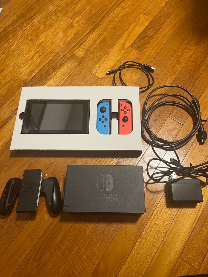 【動作確認済・箱有】Nintendo Switch 本体 青/赤 ストラップ無し