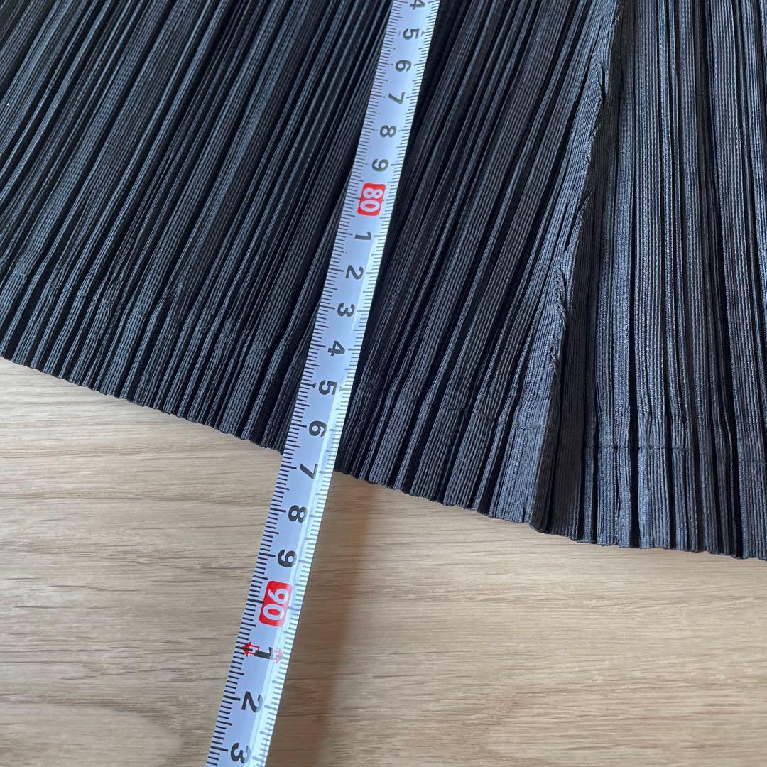 プリーツプリーズ　パンツ　黒