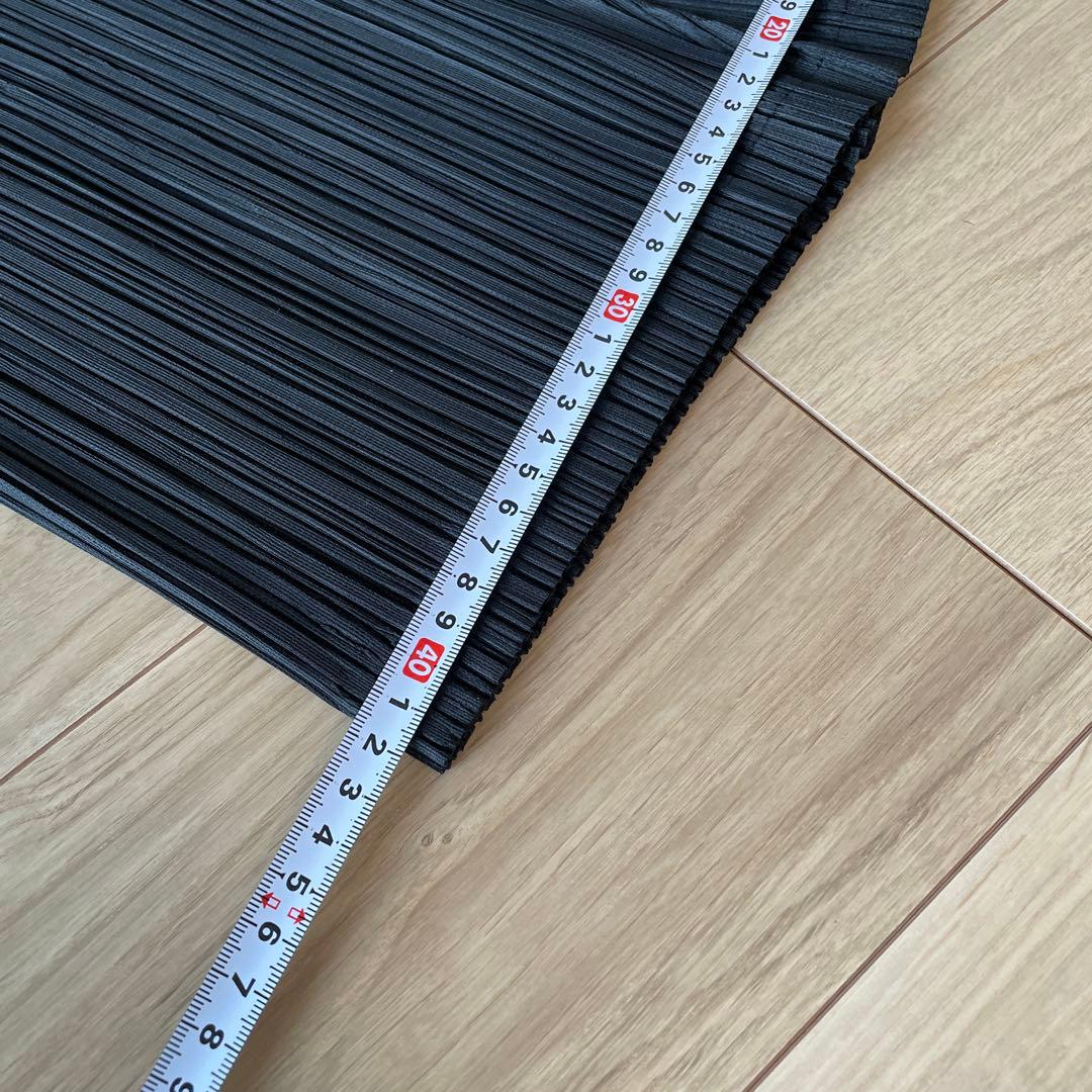 プリーツプリーズ　パンツ　黒