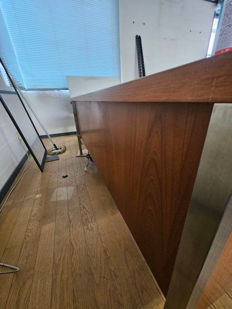 木製モダンデスク 4引き出し付き　大幅値下げ