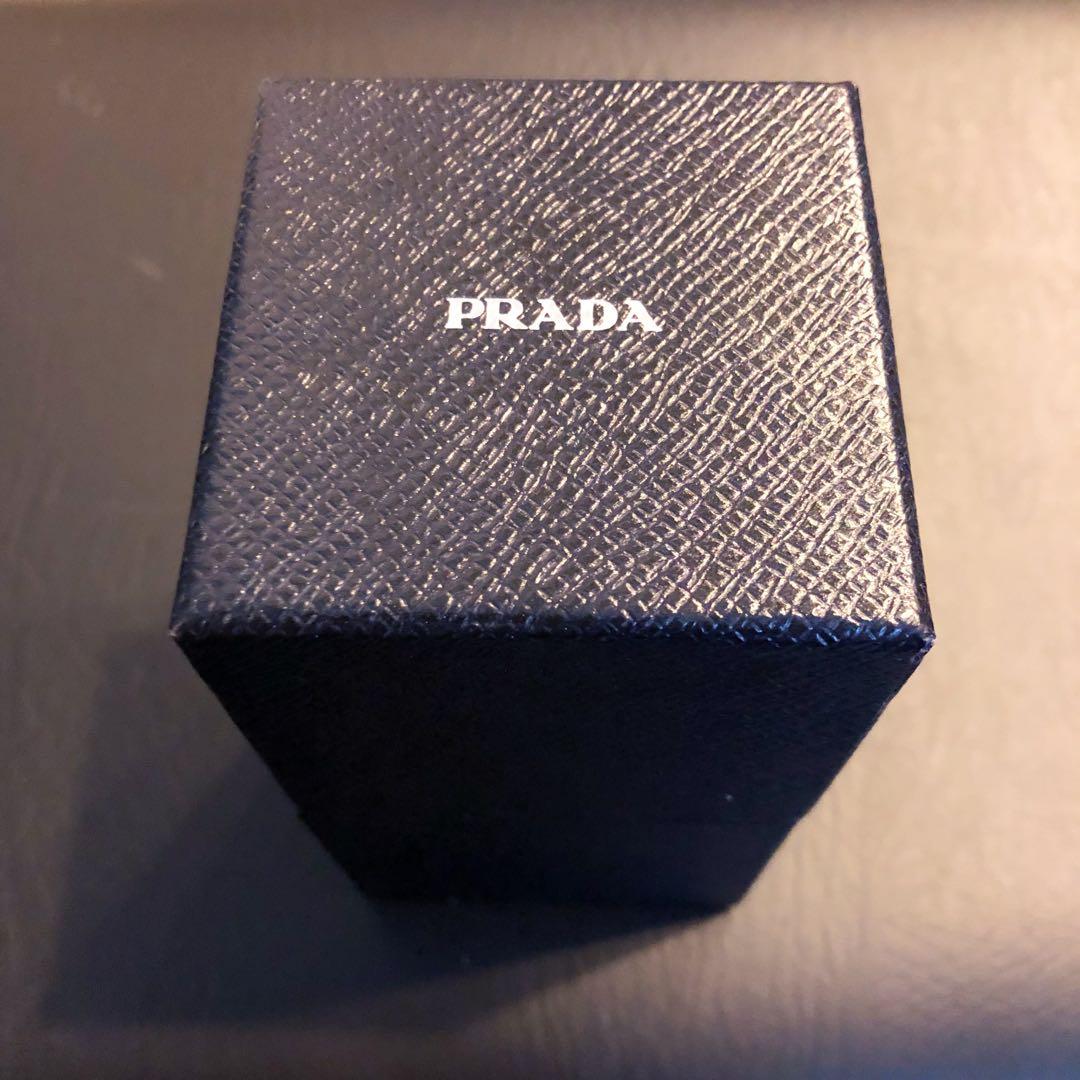 PRADAプラダ　ベアチャーム　バッグチャーム　キーホルダーリング　ビーズ　箱