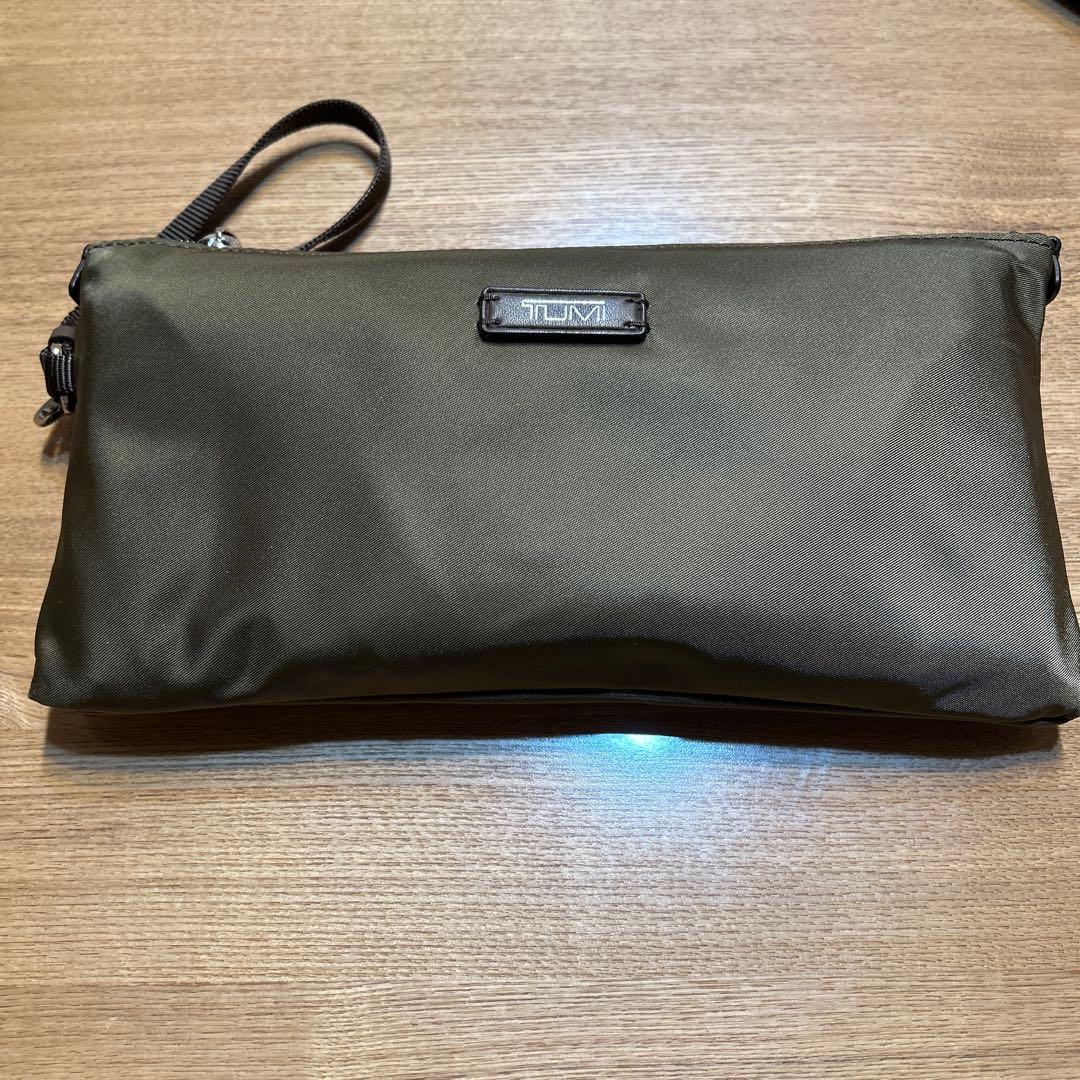 トゥミ　TUMI ジャストインケーストラベルバッグカーキJAL限定販売品