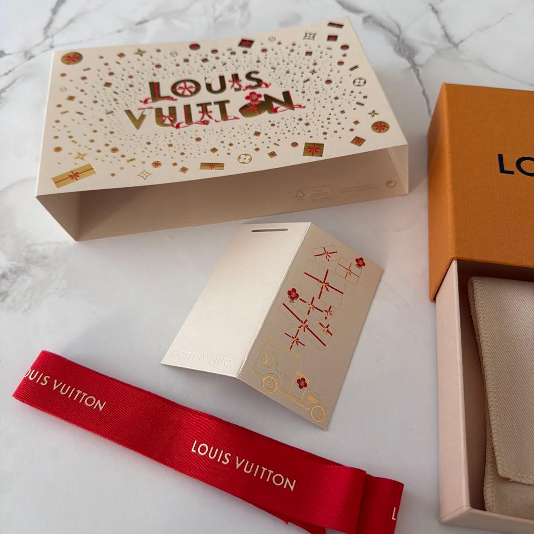 Louis Vuitton ポルトフォイユ・カプシーヌ コンパクト M62157