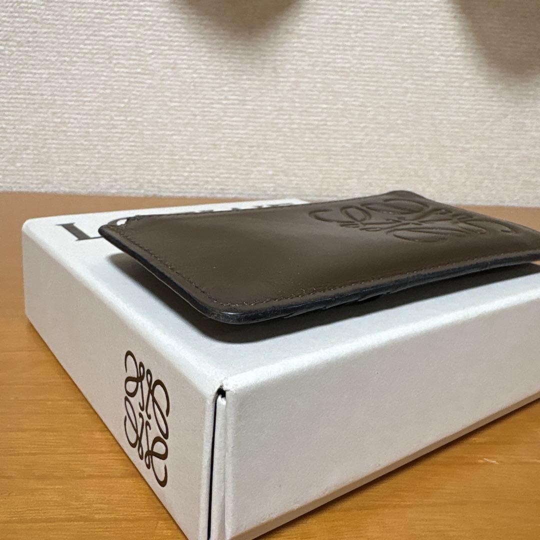ロエベ ケース アナグラム C500Z40X03 ブラウン LOEWE
