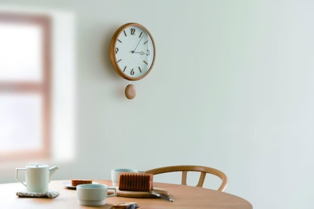 振り子時計　北欧　ナチュラル　木　ニュアンスカラー★振子＆２針モデル　掛時計